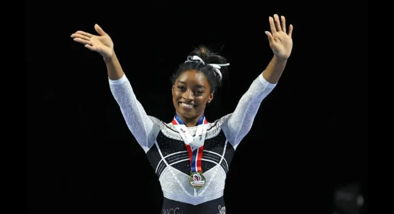 Simone Biles’ gritty performance helps U.S. take lead during Olympic qualifications